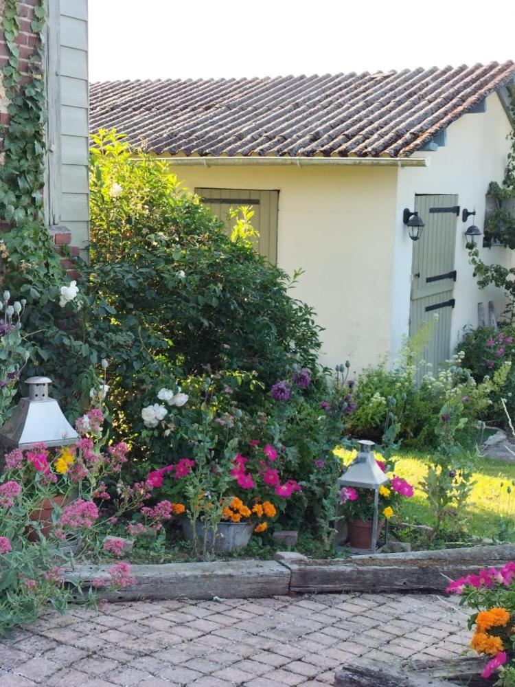 Le Clos Lauradiere Cormeilles  Buitenkant foto